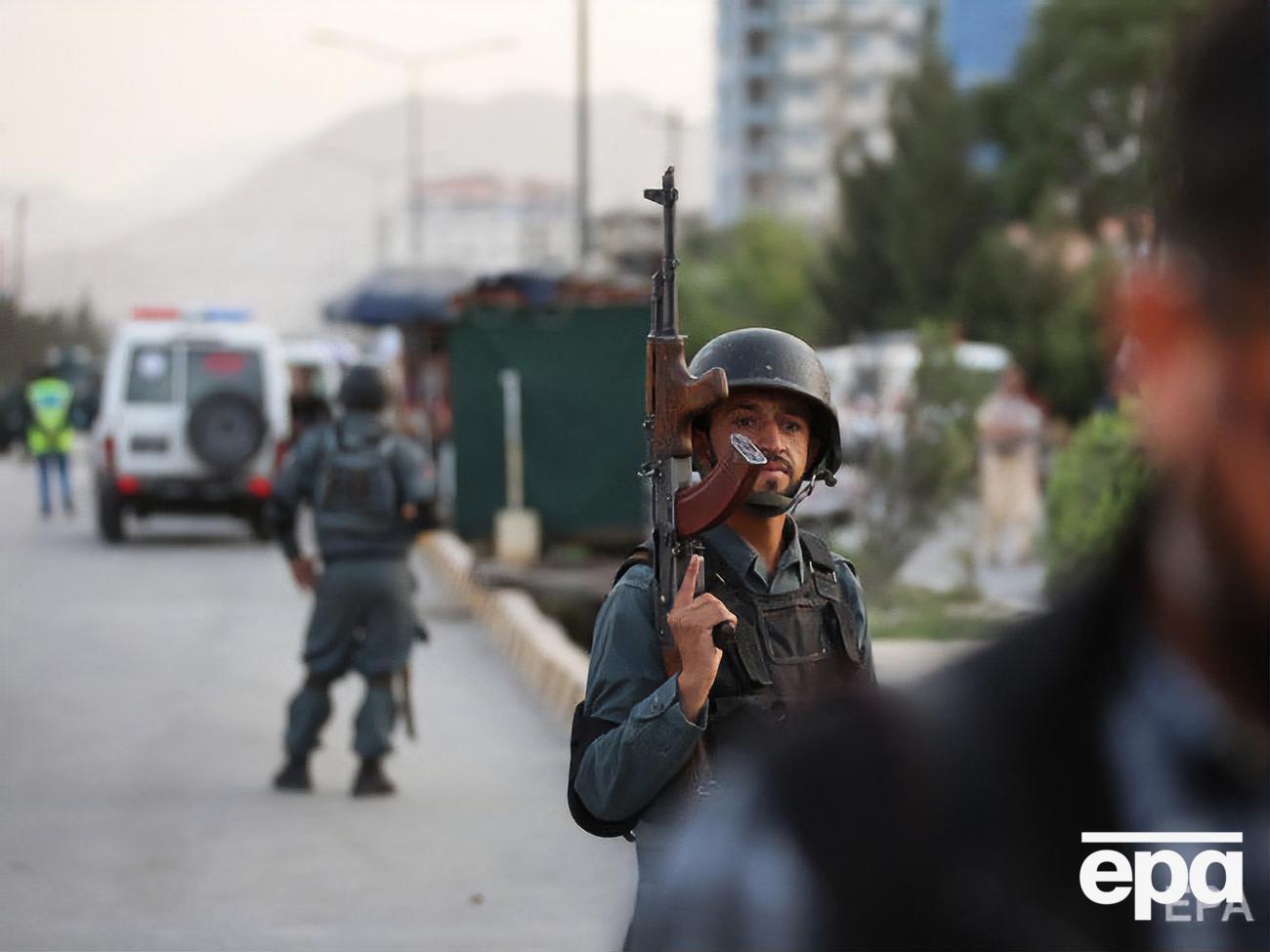 В результате атаки на офис в центре Кабула погибли два человека, 25 получили ранения