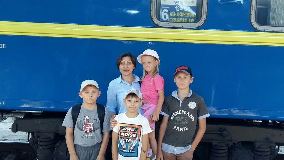У Київ прибули перші учасники нового сезону проєкту "Реабілітація поранених дітей" Фонду Ріната Ахметова – Тома, Сергійко, Даня і Міша пройдуть тритижневий курс відновного лікування