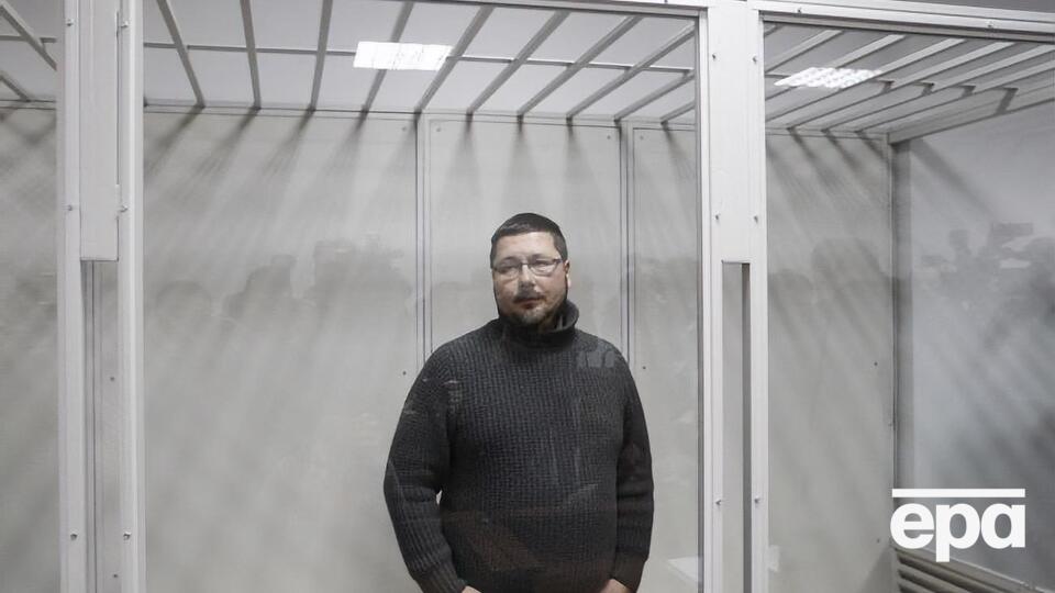Ежова отпустили из-под стражи