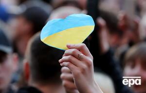 Позаблоковий статус України підтримує 25,3% опитаних