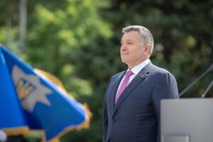 Аваков: Порошенко методично душив боязкі паростки надій у 2014 році, він у цьому винен