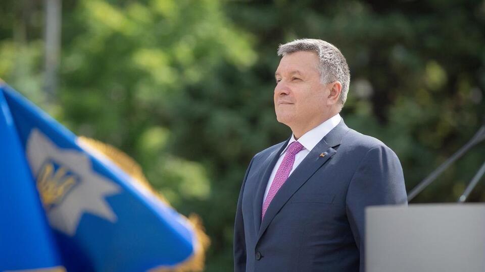 Аваков: Порошенко методично душив боязкі паростки надій у 2014 році, він у цьому винен