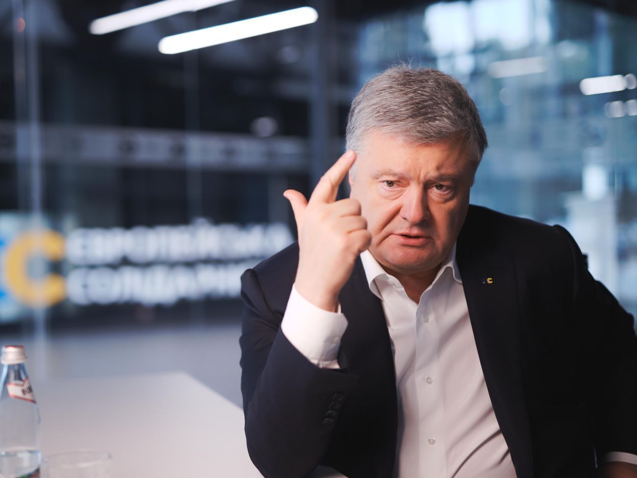 Порошенко: Мене здивувало, що в нас кожен крок, який захищений законом щодо таємниці слідства, розкривається
