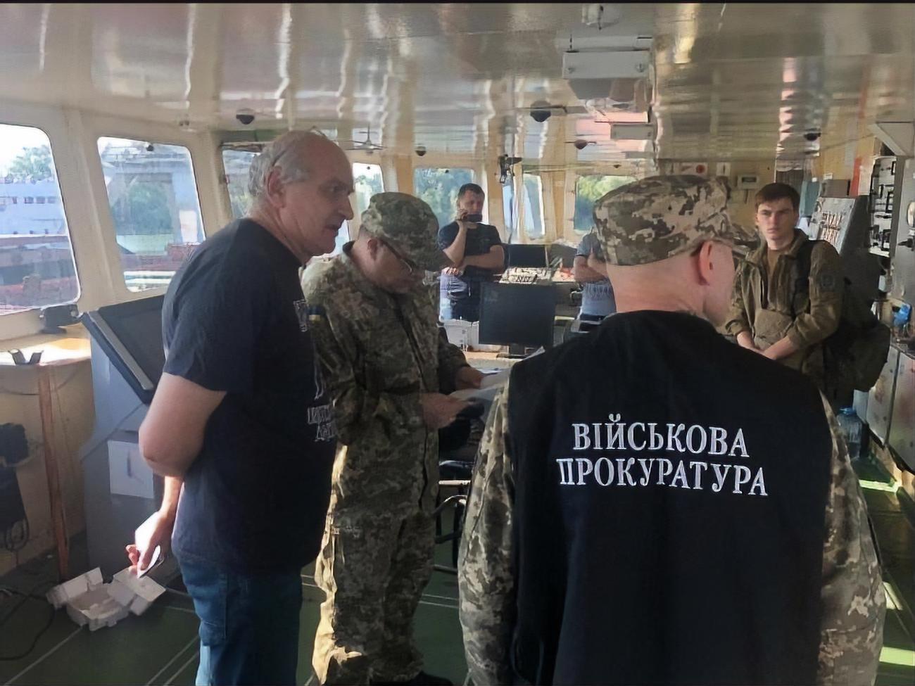 Танкер задержали 24 июля