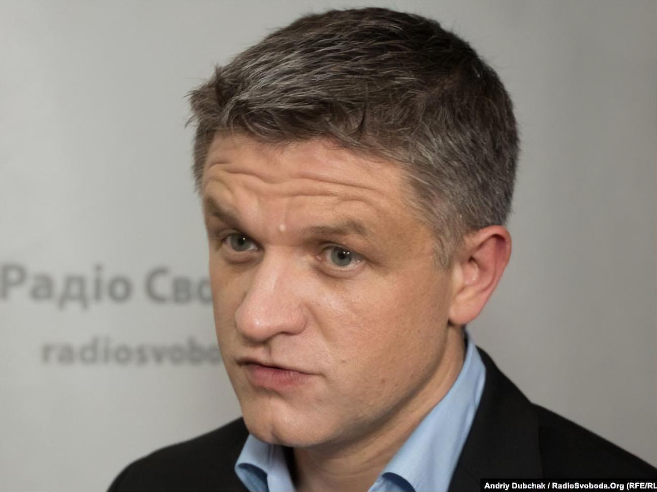 Дмитрий Шимкив:&nbsp;Причина в законодательстве, которое позволяет продлевать действие патента на пять лет по истечении 20-летнего срока и не позволяет начинать разработку до истечения срока действия патента