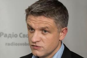 Дмитрий Шимкив: Причина в законодательстве, которое позволяет продлевать действие патента на пять лет по истечении 20-летнего срока и не позволяет начинать разработку до истечения срока действия патента