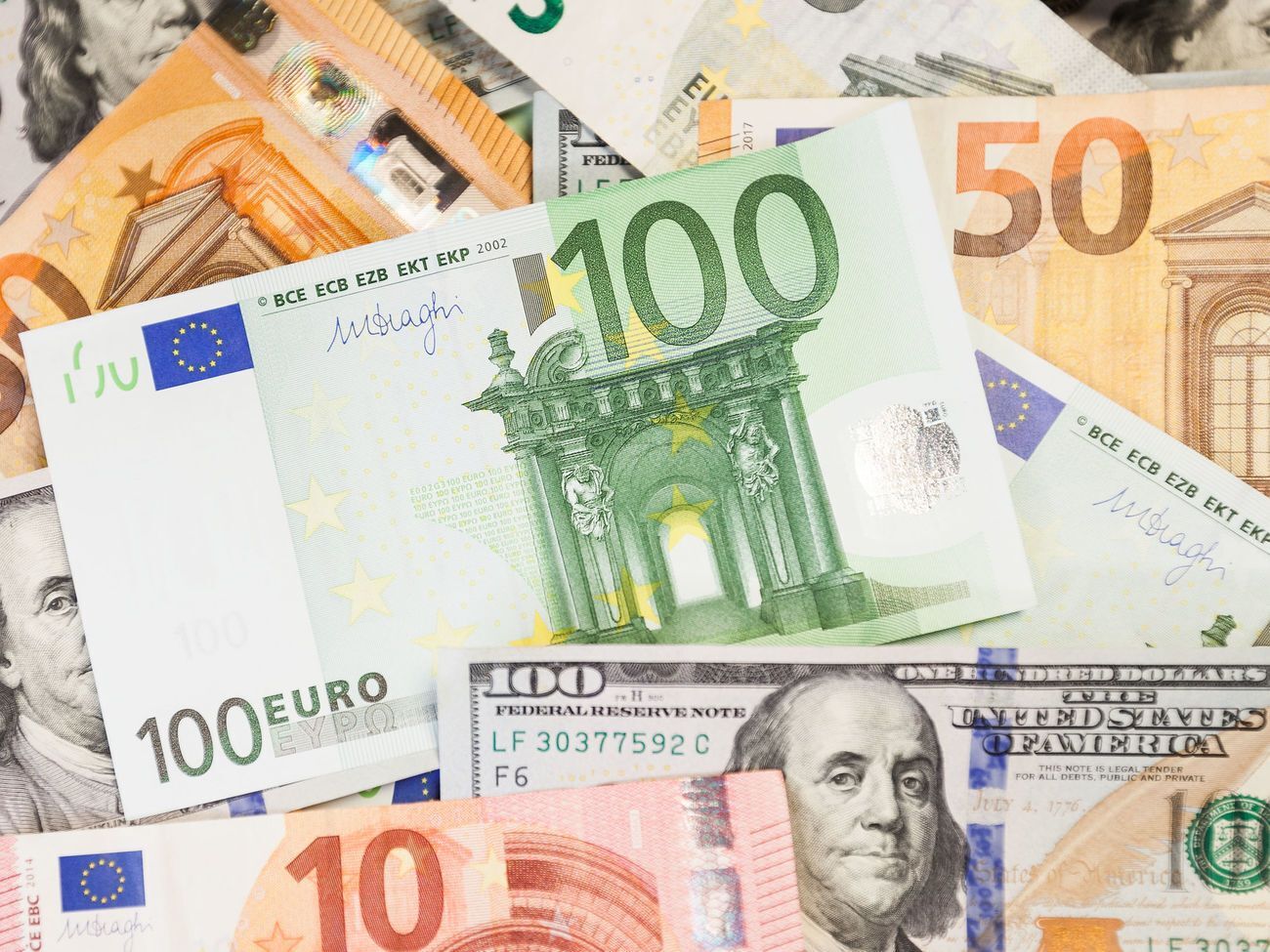 НБУ установил курс гривны на 31 июля на уровне 25,09 грн/$