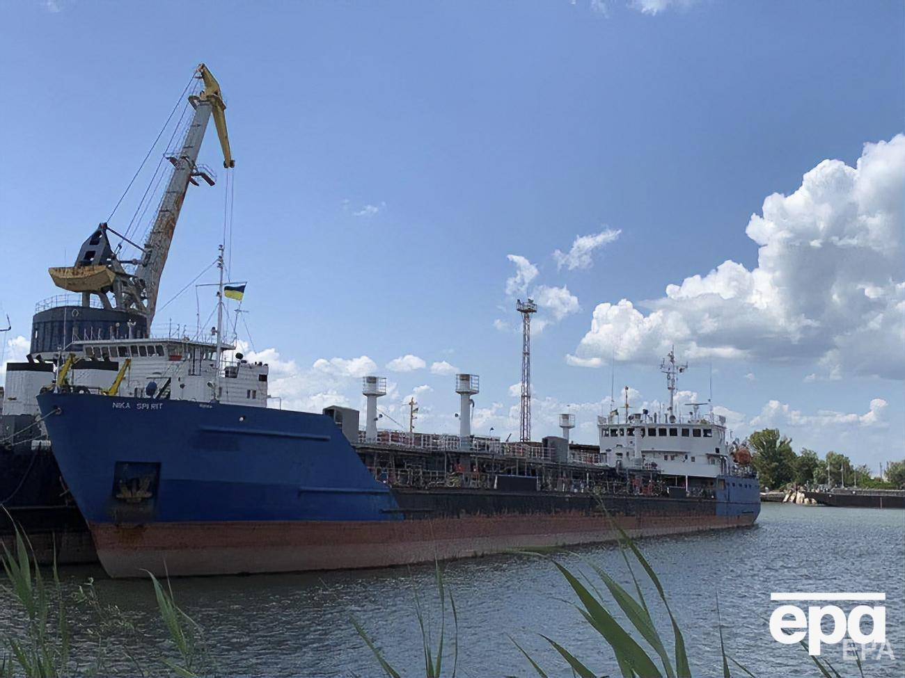 30 июля суд арестовал танкер вместе с изъятыми на его борту документами