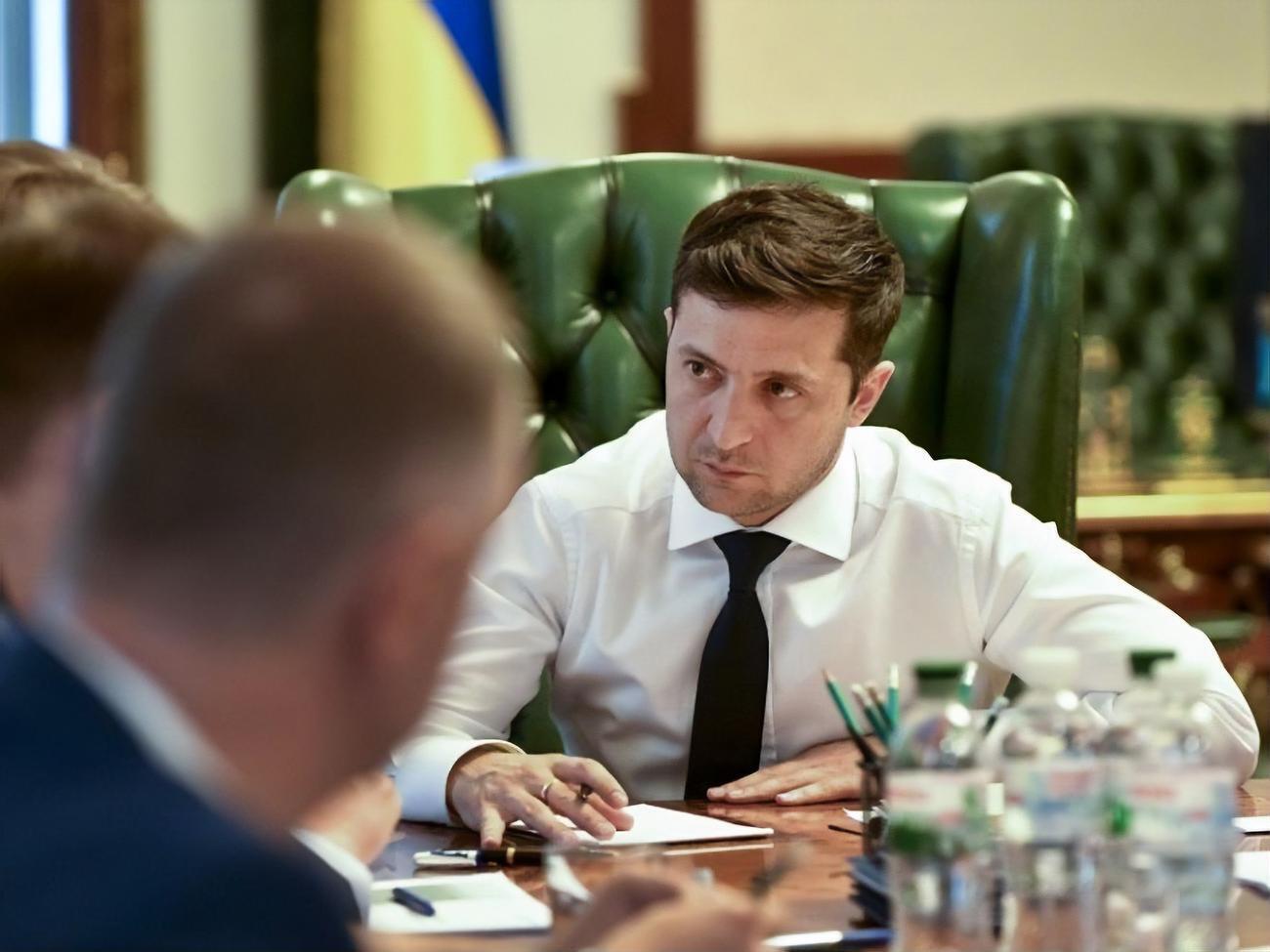 Зеленский (на фото) и Лукашенко говорили по телефону