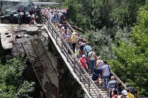 В Минске договорились о начале разминирования территории возле моста в Станице Луганской с 1 августа
