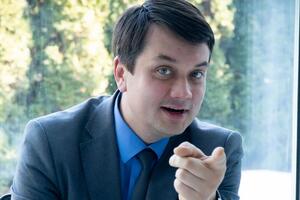 Разумков: Думаю, Омеляну есть чем заняться, по крайней мере пока еще министру инфраструктуры