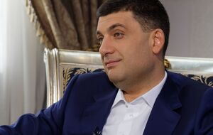 Гройсман: Что такое дефолт? Это когда миллиардеры стали мультимиллионерами, а остальные обнулились. Этого допускать нельзя. Если будет дефолт, долги останутся, а потрясений – на 10 лет вперед