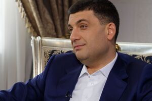 Гройсман: Что такое дефолт? Это когда миллиардеры стали мультимиллионерами, а остальные обнулились. Этого допускать нельзя. Если будет дефолт, долги останутся, а потрясений – на 10 лет вперед