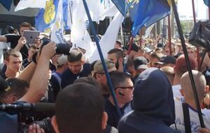 Националисты и "Европейская солидарность" обвинили друг друга в провокациях