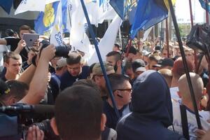 Националисты и "Европейская солидарность" обвинили друг друга в провокациях