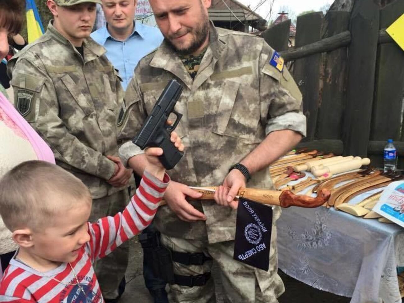 Любые столкновения между украинскими организациями, как сегодня под Конституционным Судом, играют на руку Кремлю, Медведчукам, Вилкулам, Мураевым