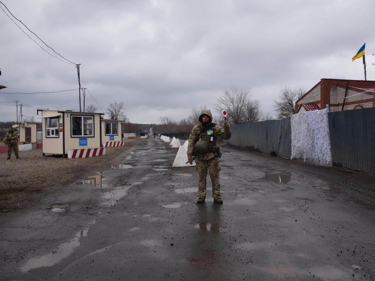 Українська сторона відкрила пункт пропуску "Золоте" в березні 2019 року