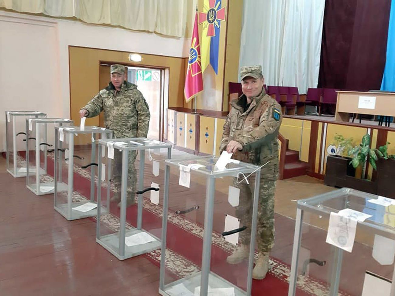 На выборах президента военнослужащие имели возможность голосовать на спецучастках