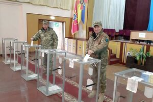 На выборах президента военнослужащие имели возможность голосовать на спецучастках