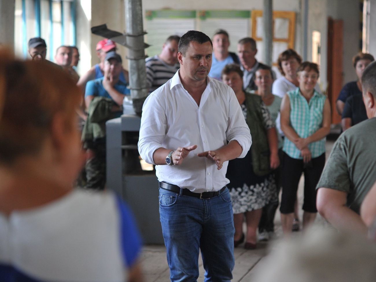 Начало словесной перепалки Микитася (на фото) и Пинчука камера не зафиксировала