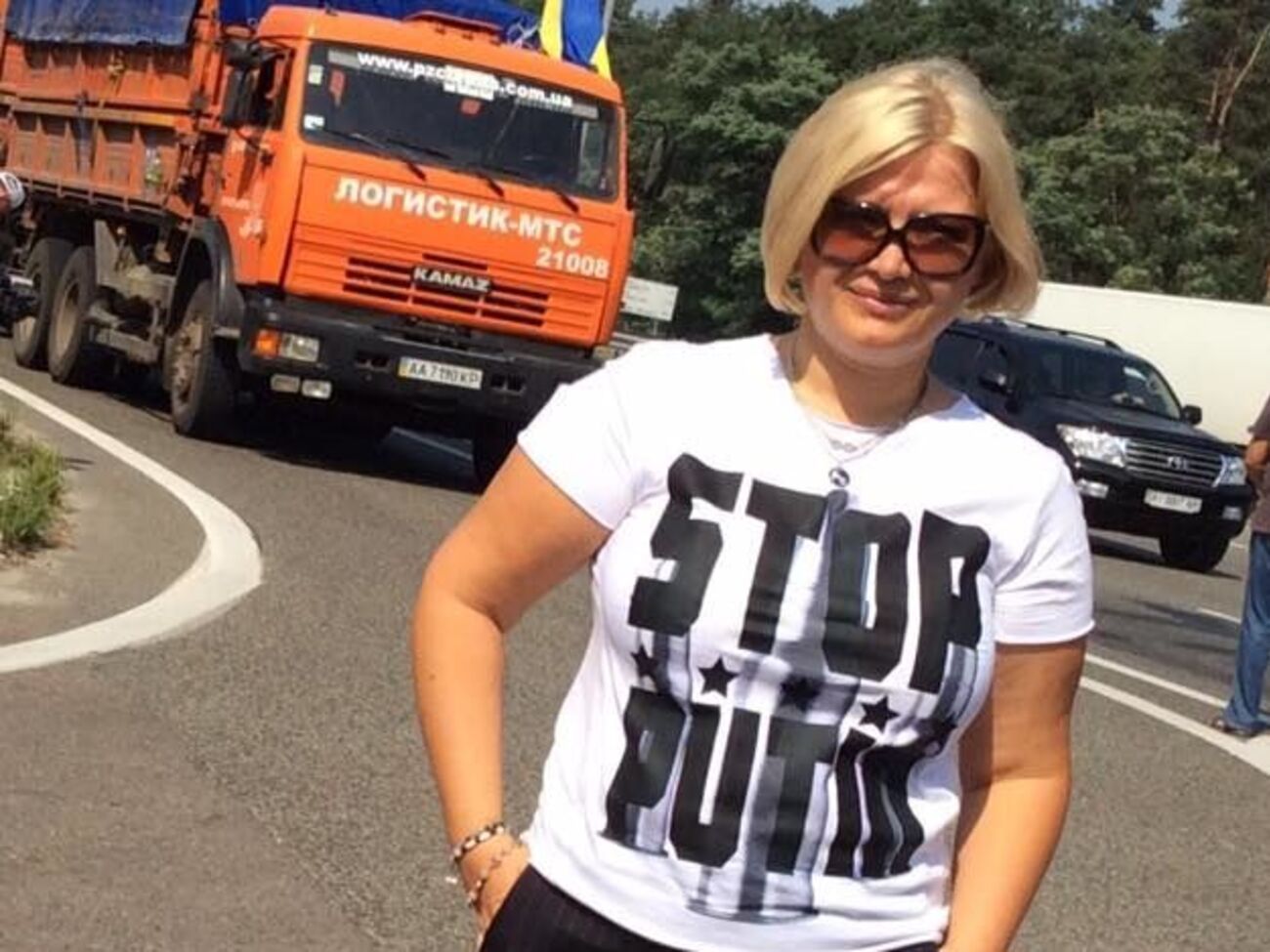 Путін вимагає скасування блокади Донбасу. А ми вимагаємо від Путіна піти з Донбасу геть. Разом зі своїми регулярними військами