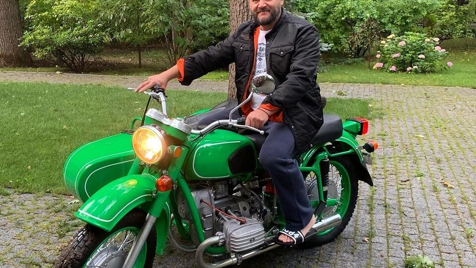 Добкин утверждает, что хотел поездить по России на мотоцикле