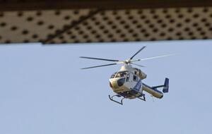 Власти начали поиски, когда вертолет Клайна не прибыл в Форт-Лодердейл