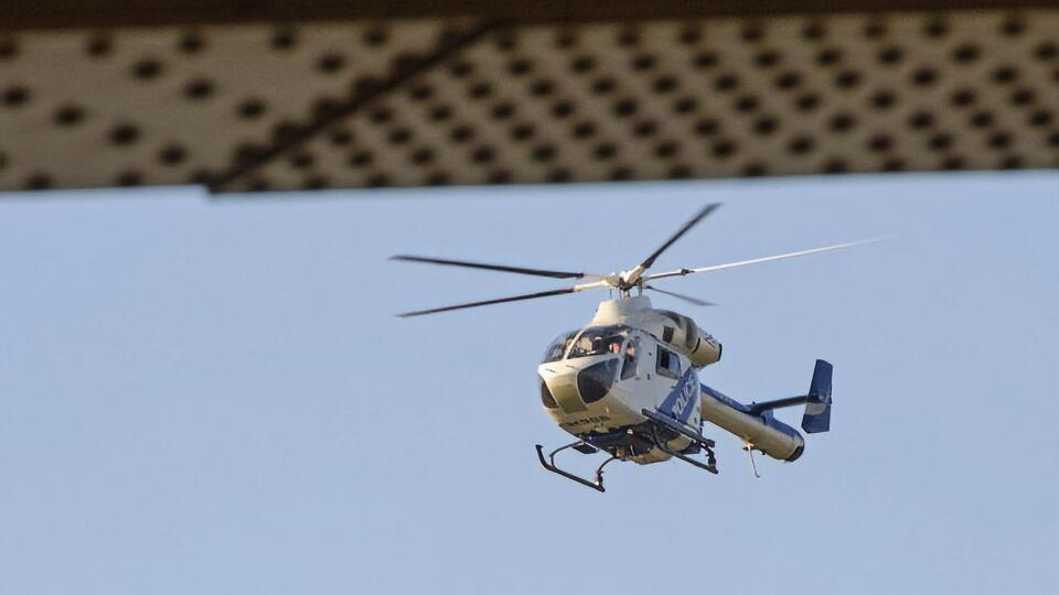 Власти начали поиски, когда вертолет Клайна не прибыл в Форт-Лодердейл