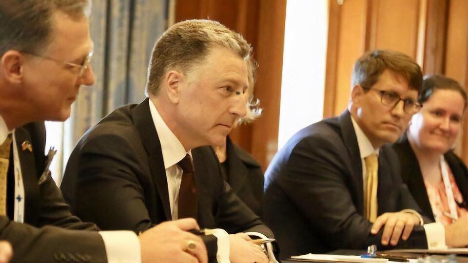Волкер: Очень важно, чтобы оба президента встретились