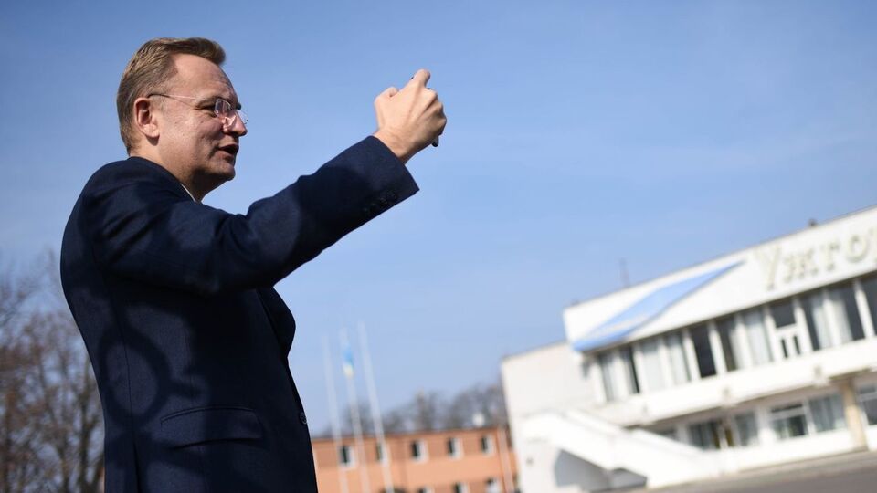 Садовий раніше звинувачував у сміттєвій блокаді Львова експрезидента Порошенка