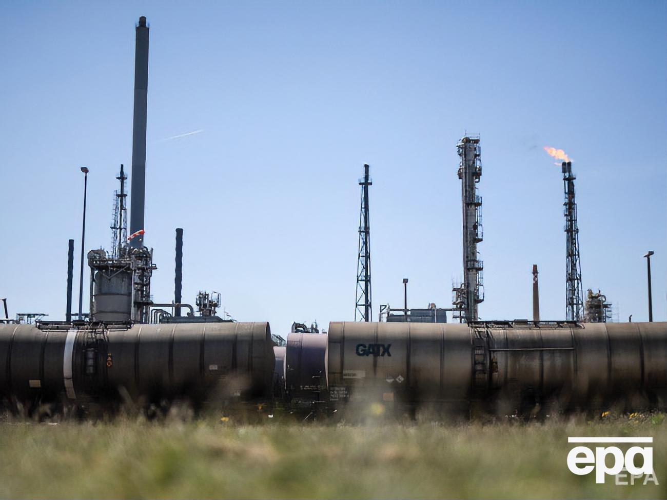 Нефть на завод пока поставляют через порт Росток