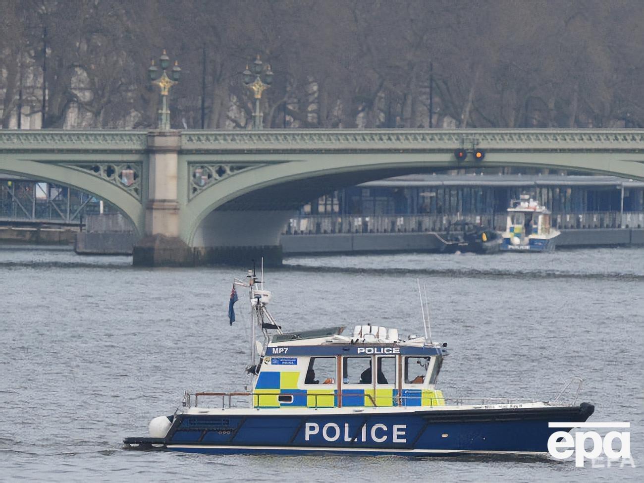 Мост временно закрыли
