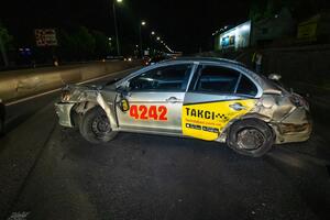 Аварія сталася вночі на Набережному шосе