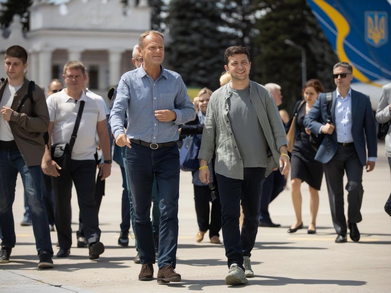 Туск побував у Станиці Луганській із президентом України Володимиром Зеленським 7 липня