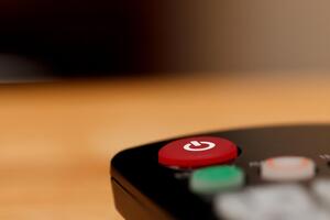 Телеканал NewsOne повідомив, що ідея телемосту з Росією спричинила шквал дзвінків і звернень