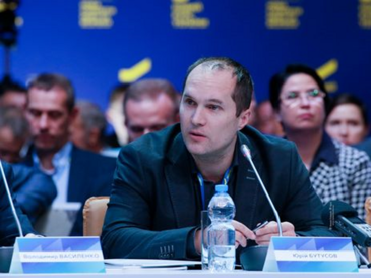 Путін не збирається перетворювати Донбас та Крим на успішні регіони – на це грошей бракує, а от в українську політику і ЗМІ він кидає величезні кошти