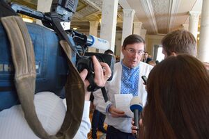 Луценко вважає, що санкції можна негайно ввести рішенням РНБО