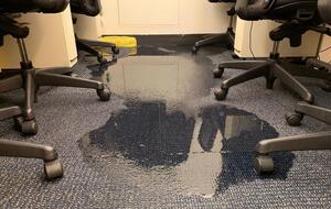 В Белом доме затопило помещение, в котором проходят брифинги для прессы