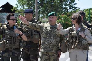 Посол Франции в Украине Дюмон приехала на Донбасс