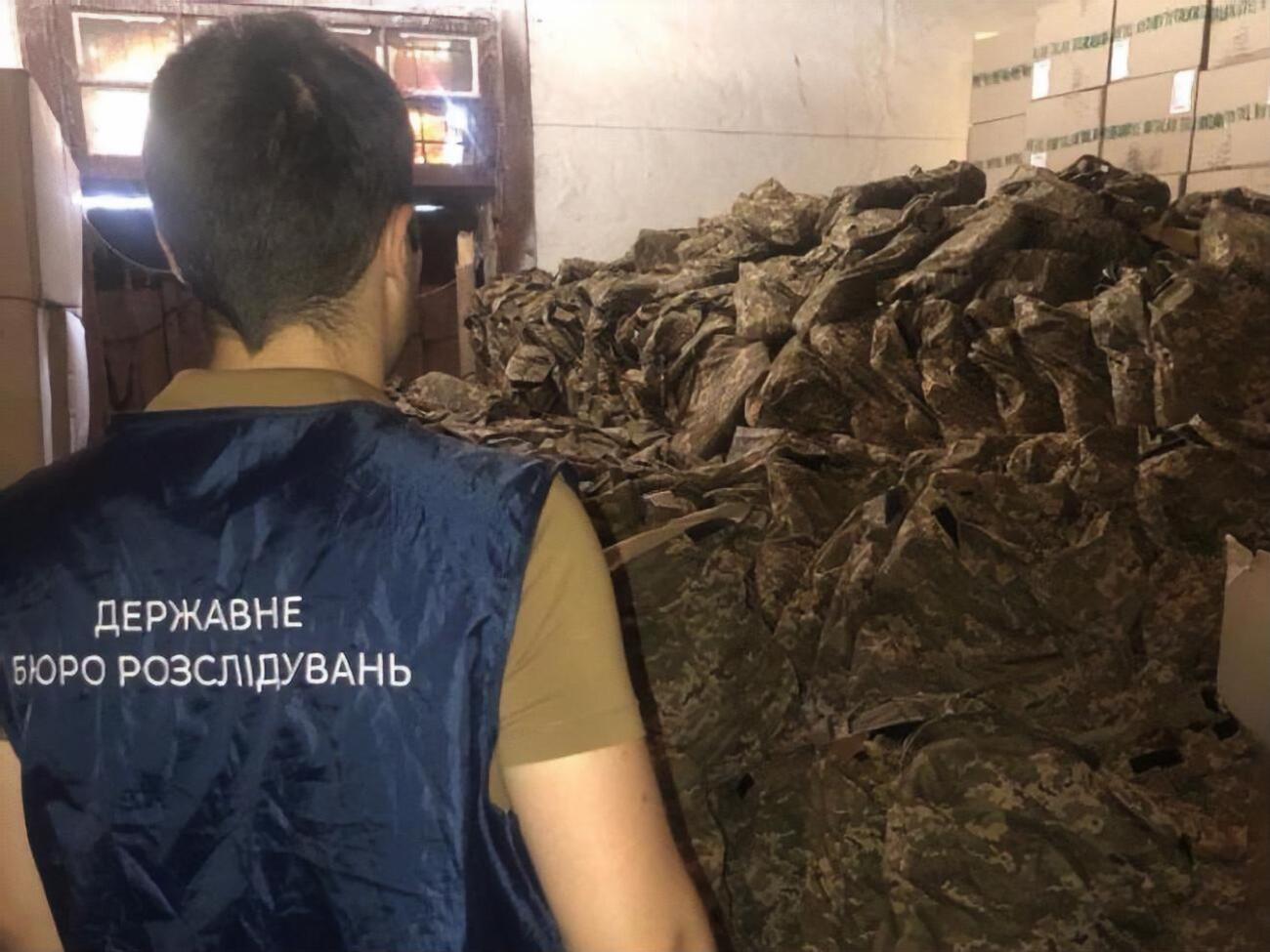 По данным следствия, часть закупленного для ВСУ имущества была непригодна и могла представлять угрозу для жизни и здоровья военнослужащих