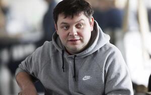 Смолев сказал, что форму сотрудника органов внутренних дел ему предоставил блогер для съемок в клипе