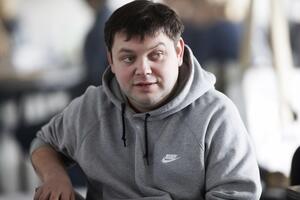 Смолев сказал, что форму сотрудника органов внутренних дел ему предоставил блогер для съемок в клипе