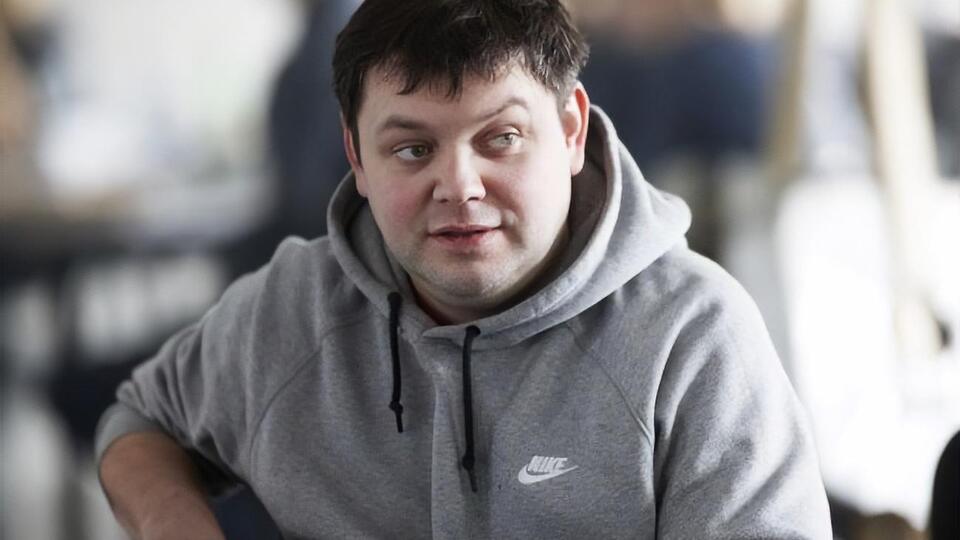 Смолев сказал, что форму сотрудника органов внутренних дел ему предоставил блогер для съемок в клипе