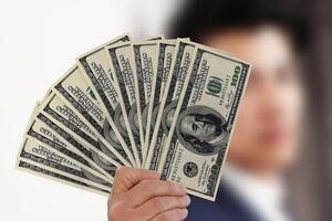 У НБУ прогнозували, що протягом 2019 року трудові мігранти можуть перевести в Україну $12,2 млрд