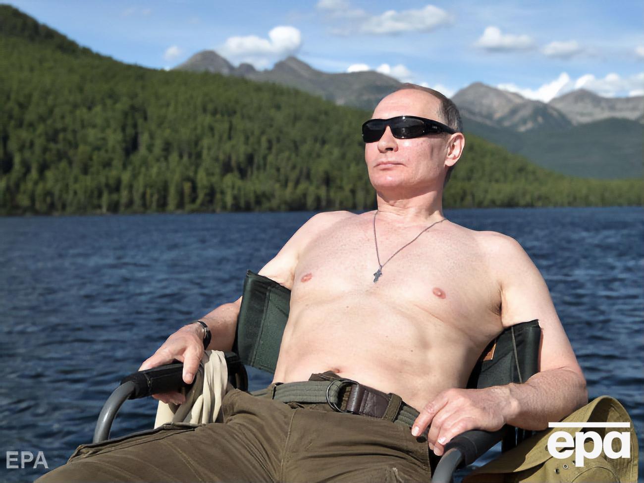 Причиной падения рейтинга Путина эксперты назвали пожары в Сибири и протесты в Москве