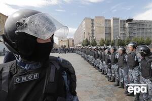 Московська поліція сотнями затримувала демонстрантів, яким потім надходили повістки та запити від держорганів