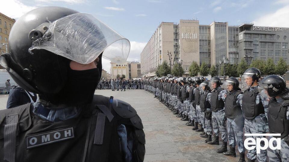 Московська поліція сотнями затримувала демонстрантів, яким потім надходили повістки та запити від держорганів