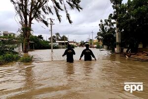 В Индии продолжают спасательную операцию после наводнения