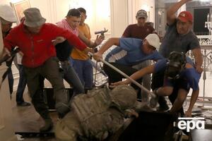 Спецназ штурмовал администрацию Атамбаева несколько раз