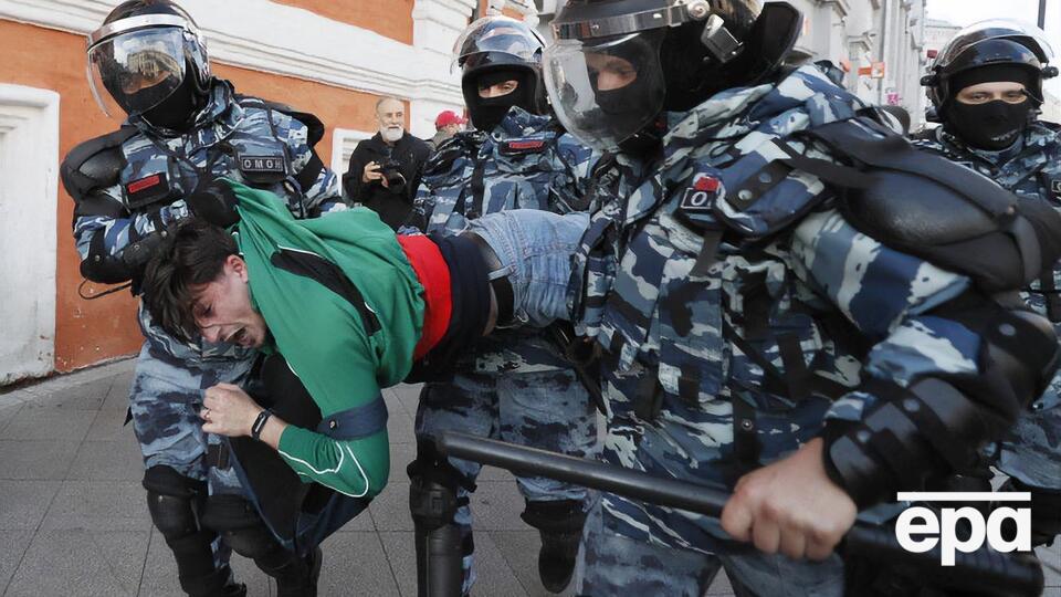 Російські силовики затримали в Москві 245 осіб